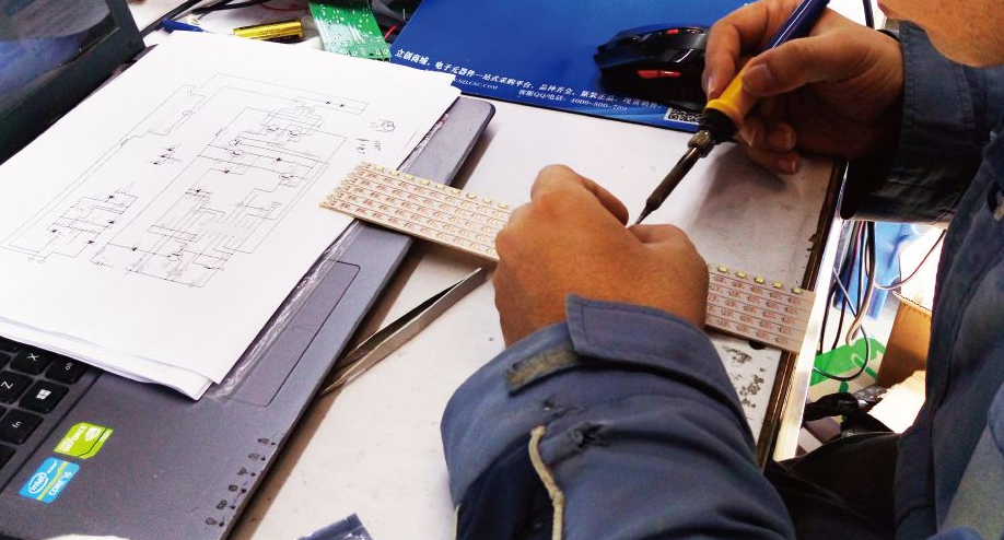 加強(qiáng)研發(fā)，發(fā)揮OEM優(yōu)勢(shì)，把“品牌”之路走得更長(zhǎng)遠(yuǎn)