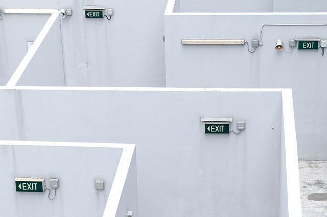 智能疏散系統(tǒng)相比于傳統(tǒng)應(yīng)急疏散燈，到底強在哪？