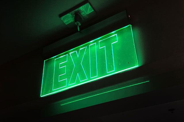 選擇智能疏散照明指示系統(tǒng)品牌時應(yīng)該注意什么？